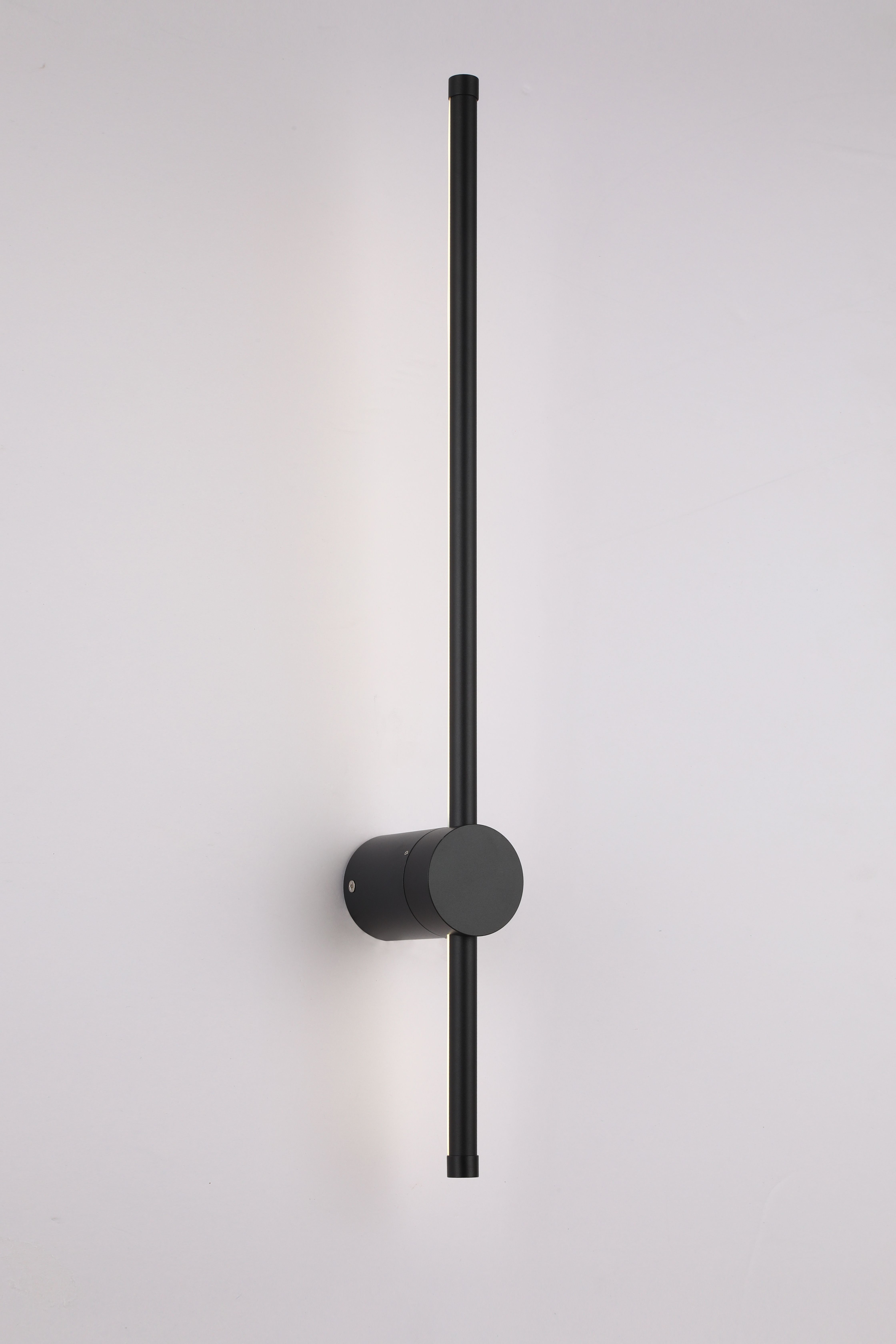 картинка Светильник настенный FJ8002/600mm BK (RL) от магазина Евродом