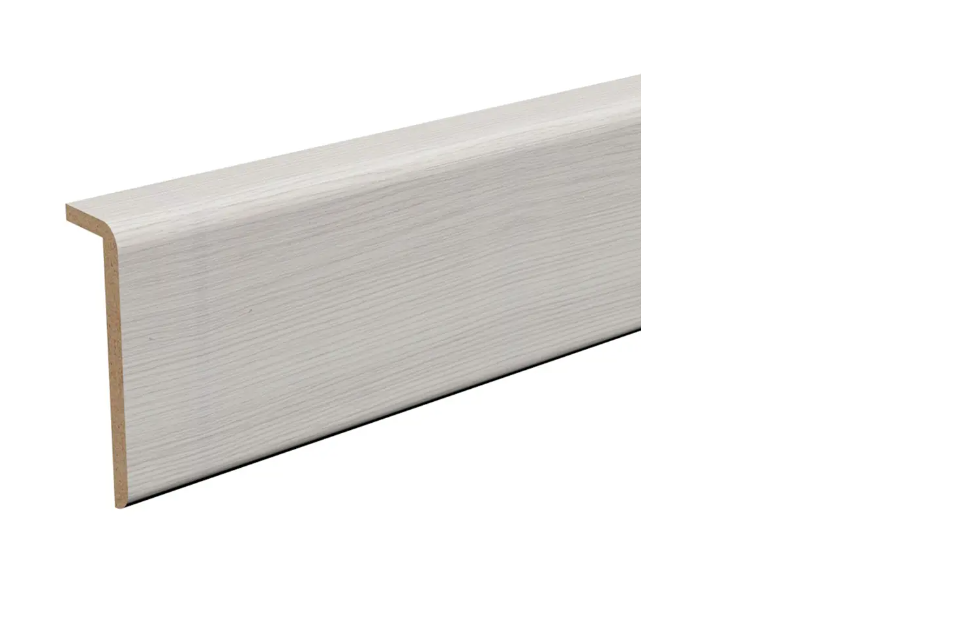 картинка Наличник ПВХ Лиственница Белёная 2150/65/8 телескоп от магазина Евродом