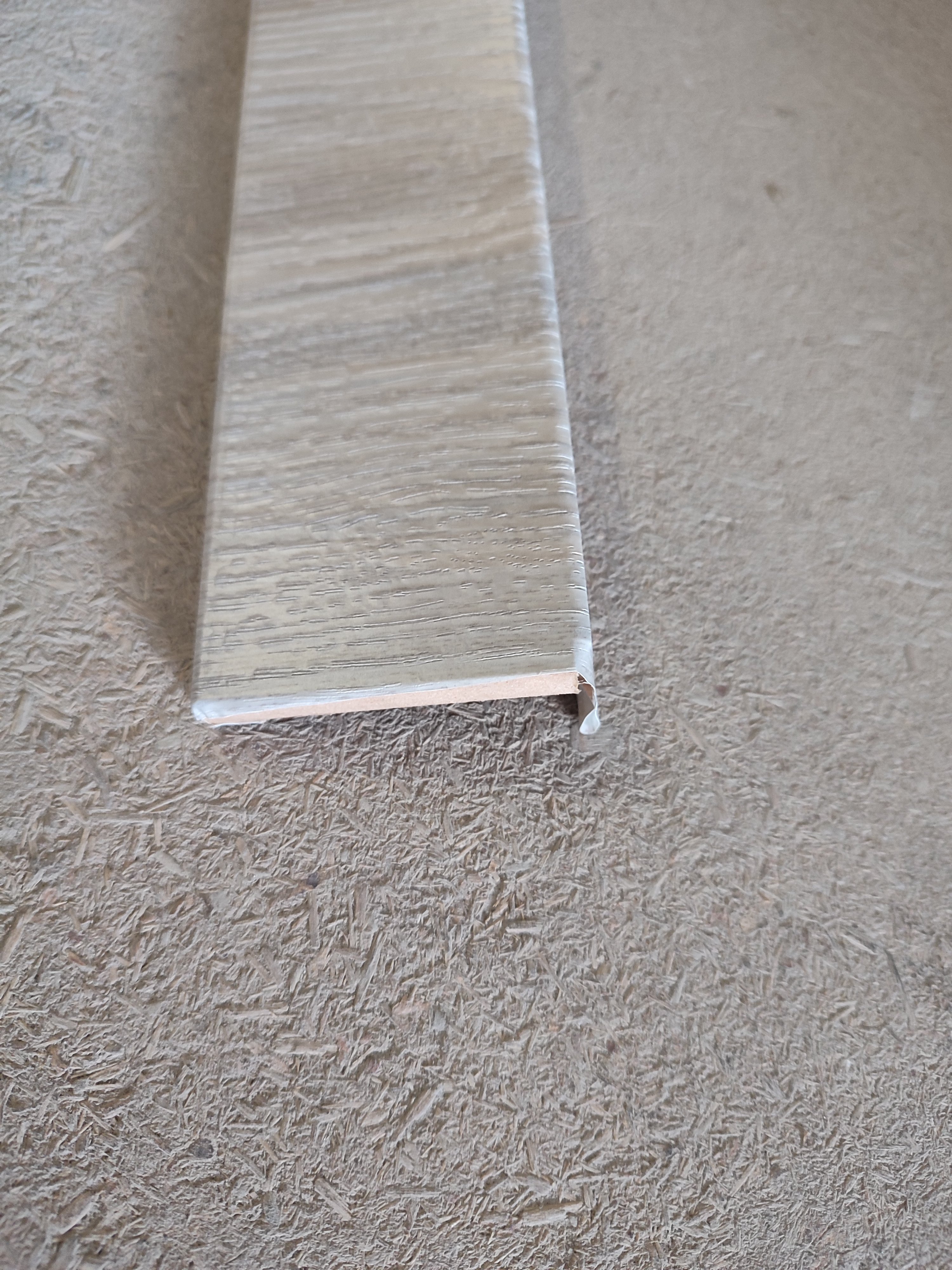 картинка Наличник телескоп Айрон  (Дуб Мадейра Топаз) ПВХ от магазина Евродом