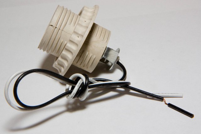 картинка Патрон Е27 для люстр от магазина Евродом