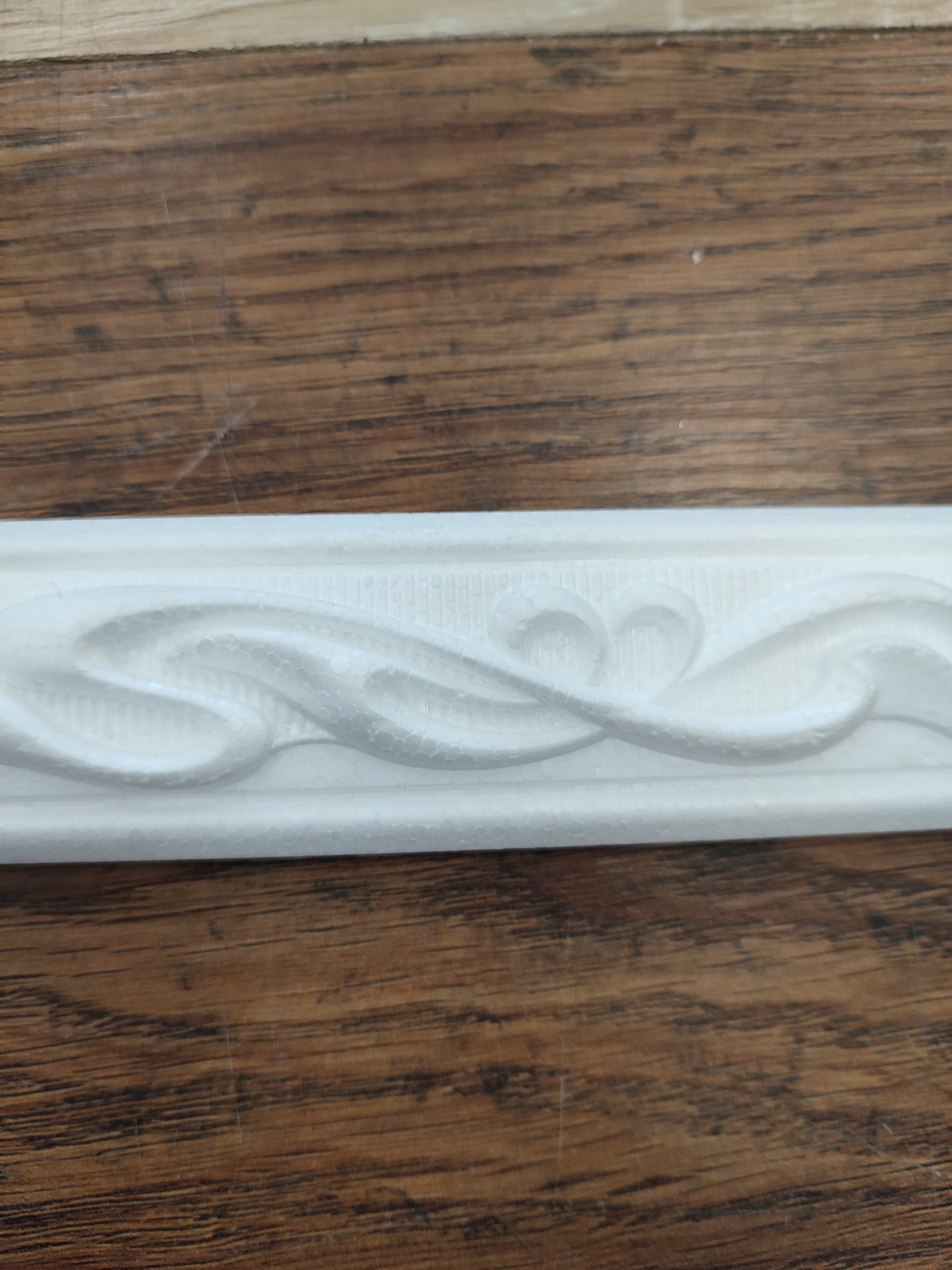 картинка Плинтус потолочный D415/40 (100) 1.5 м от магазина Евродом