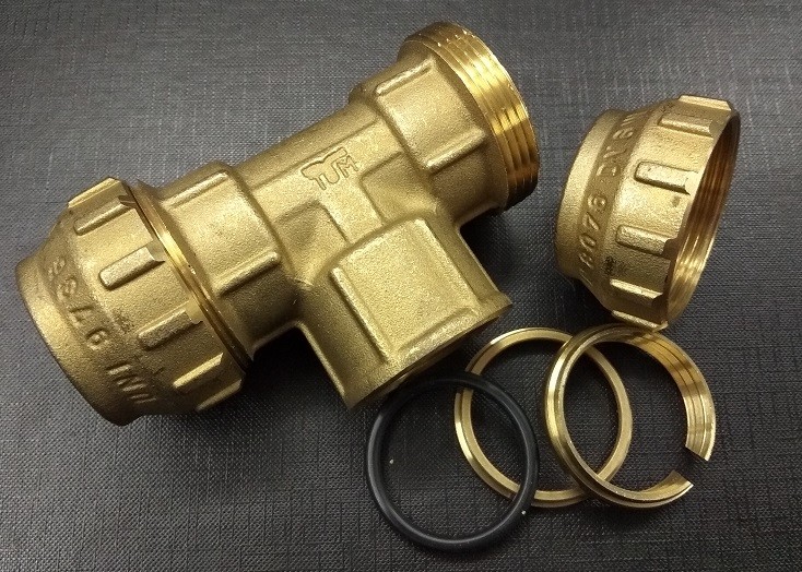 картинка Тройник вн.р. 32х1"х32 TI от магазина Евродом