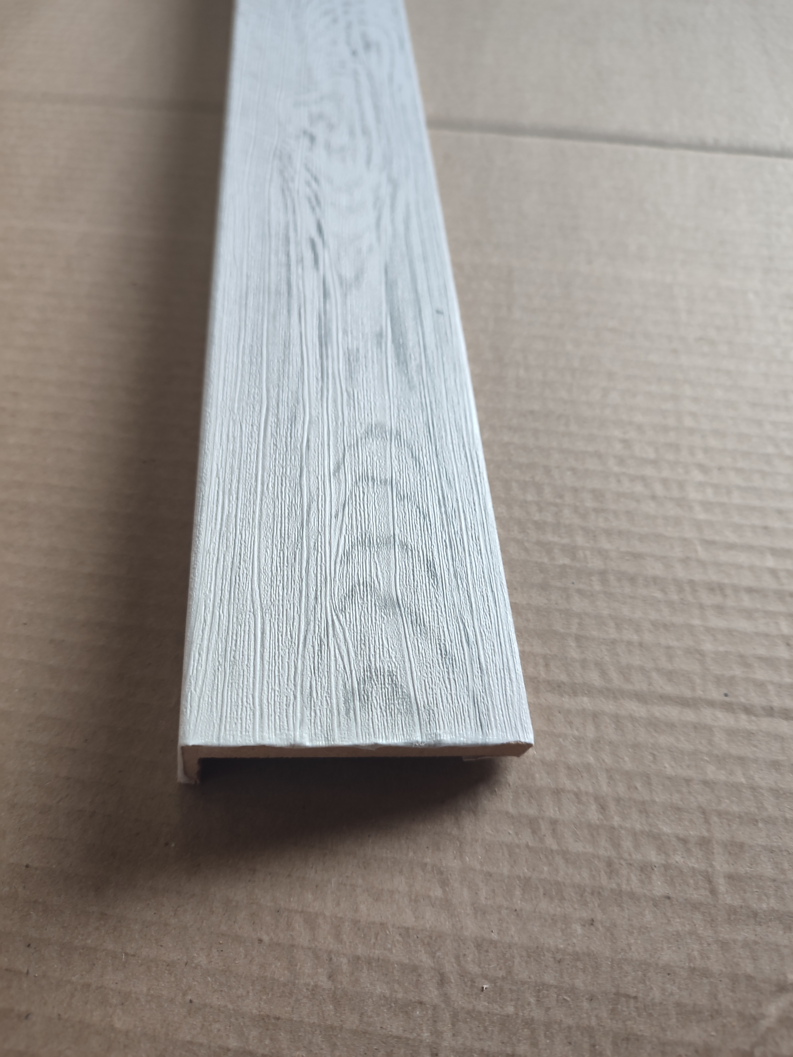 картинка Наличник телескоп Граф Белый 8*70*2150 от магазина Евродом