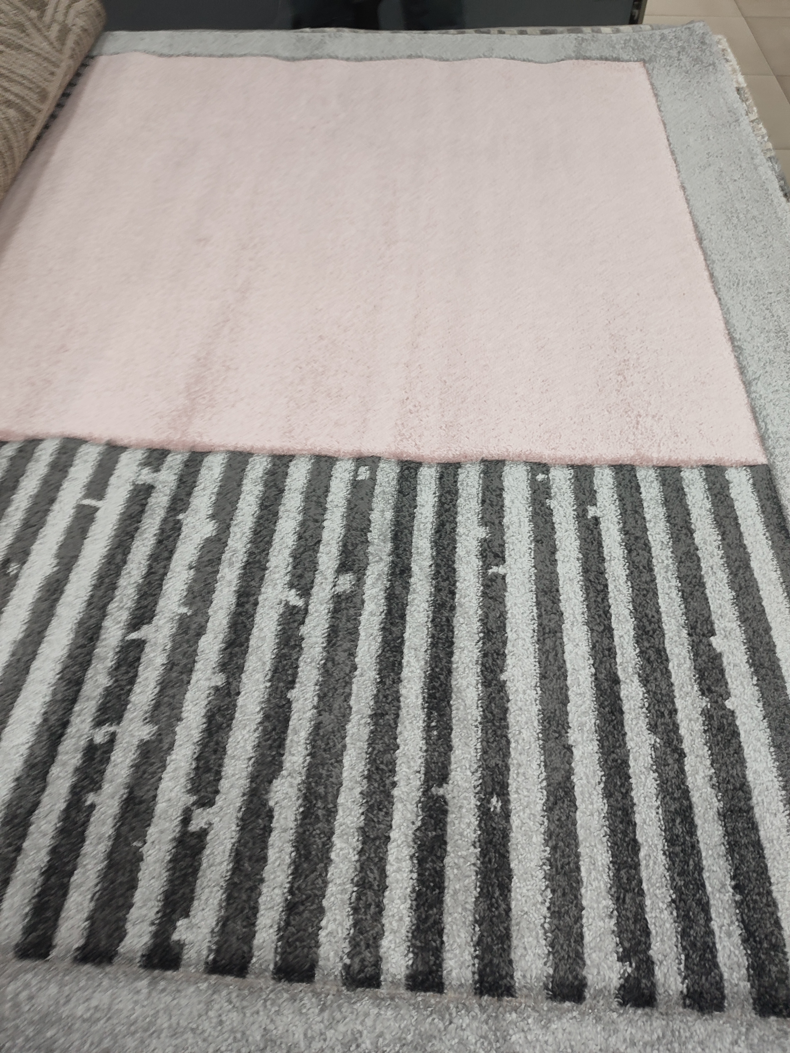 картинка Ковер REGGI 2*3 дизайн L263A L.GREY/PINK от магазина Евродом