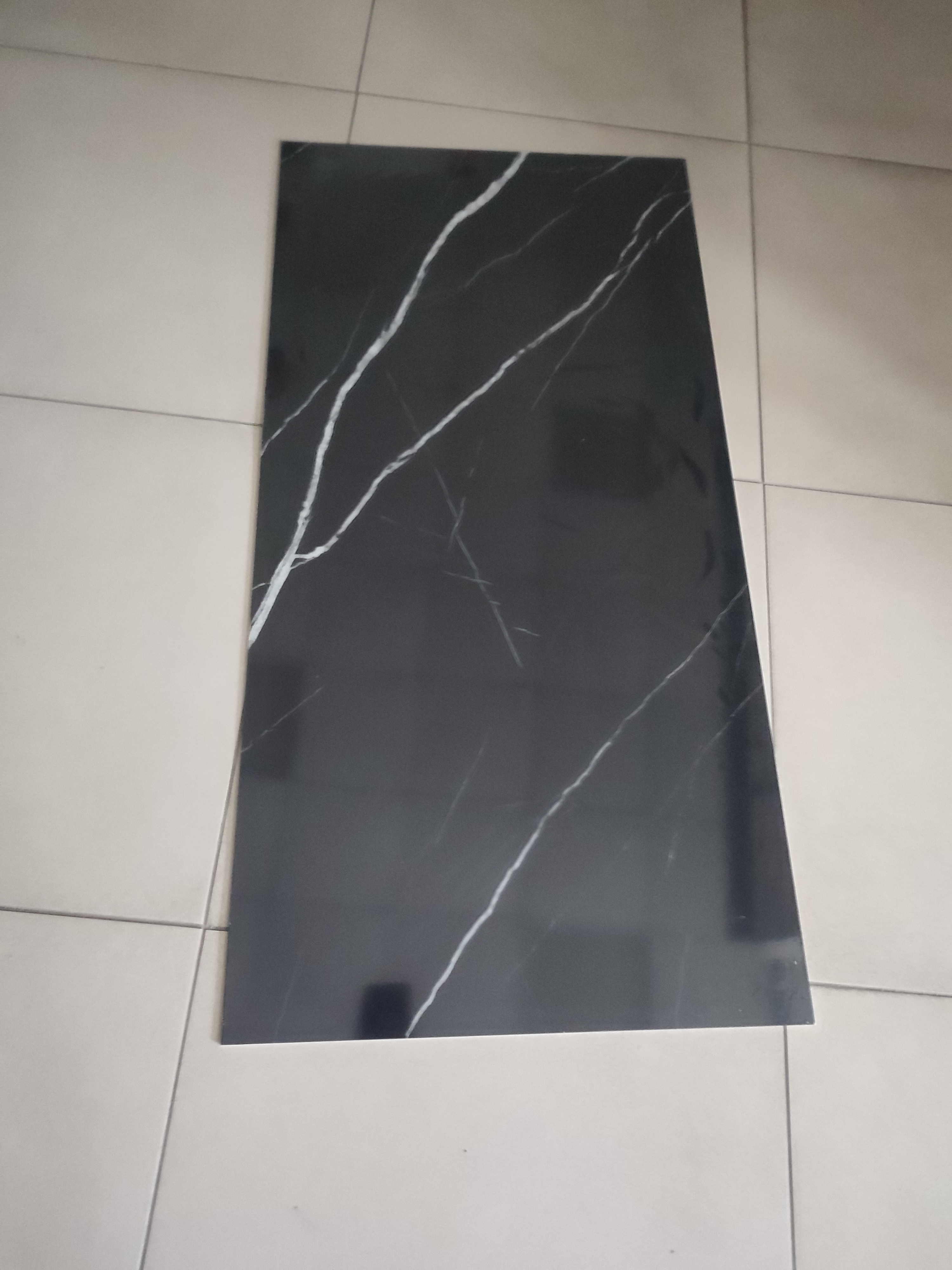 картинка Гибкий мрамор Азарио 0,6х1,2м от магазина Евродом