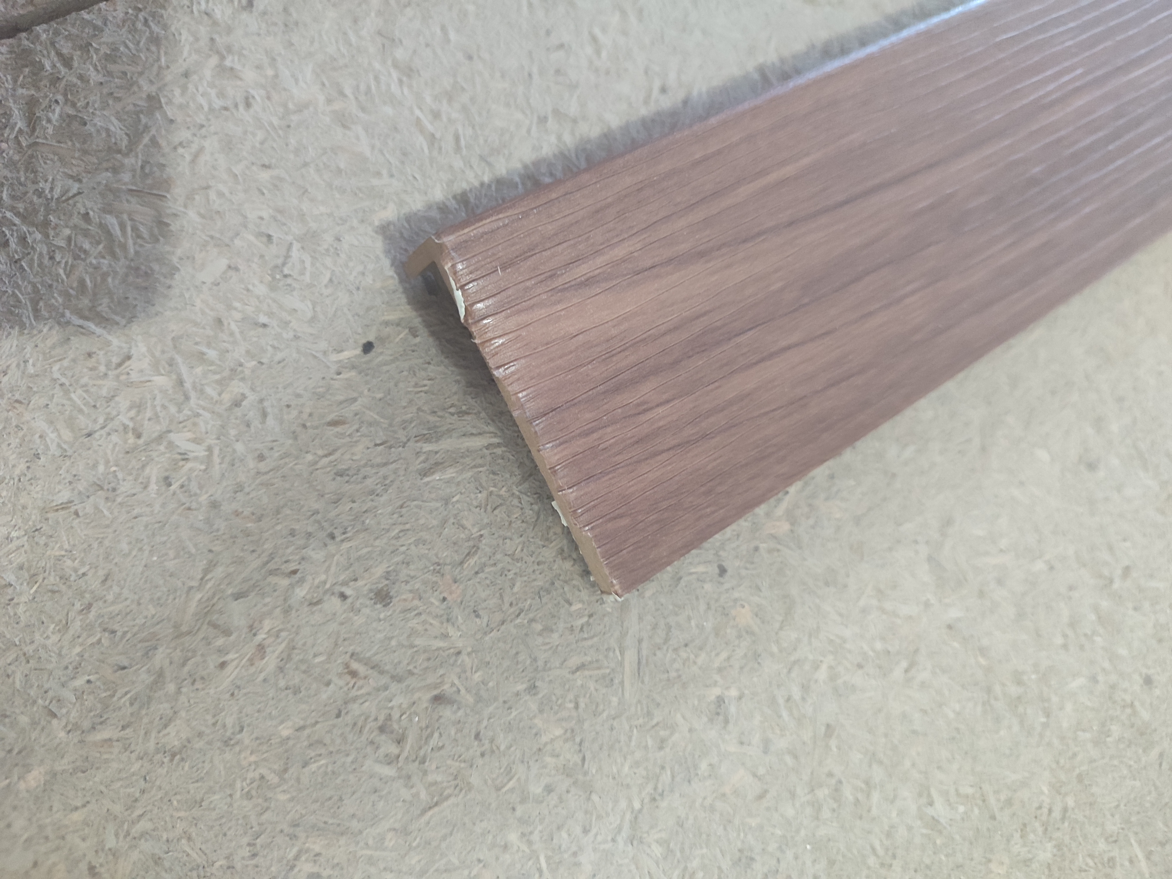 картинка Наличник серия Т телескоп. Орех королевский 10х65 от магазина Евродом