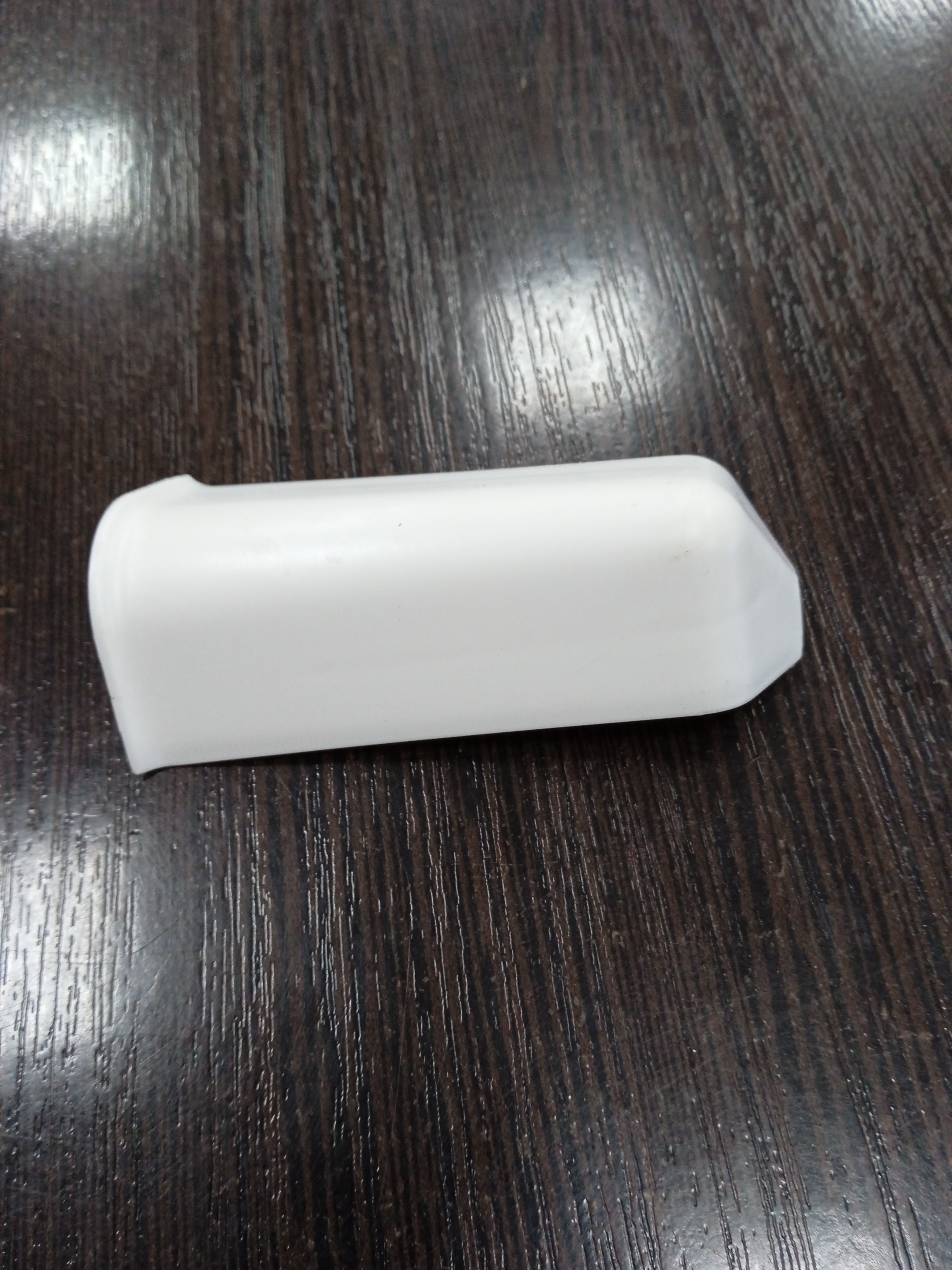 картинка 319 Угол наружный Winart Quadro 80 мм Ваниль от магазина Евродом