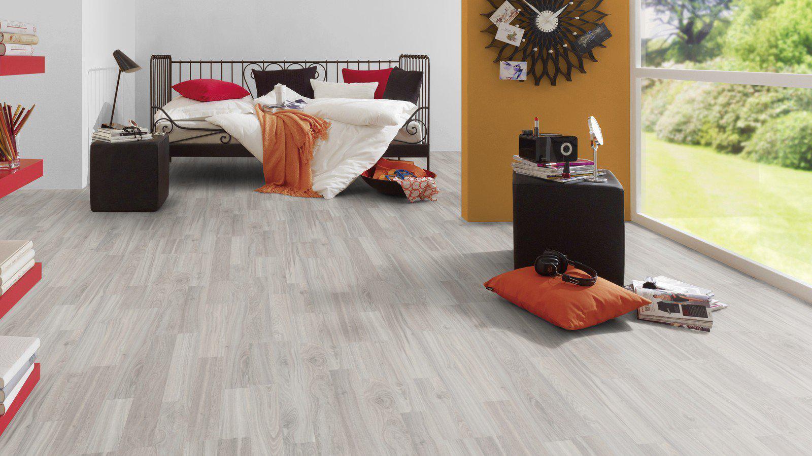 картинка Ламинат UltraFloor "CASTELLO" Classic /32 (1285х192х8мм) Дуб Мэйн (2,20м.кв) от магазина Евродом
