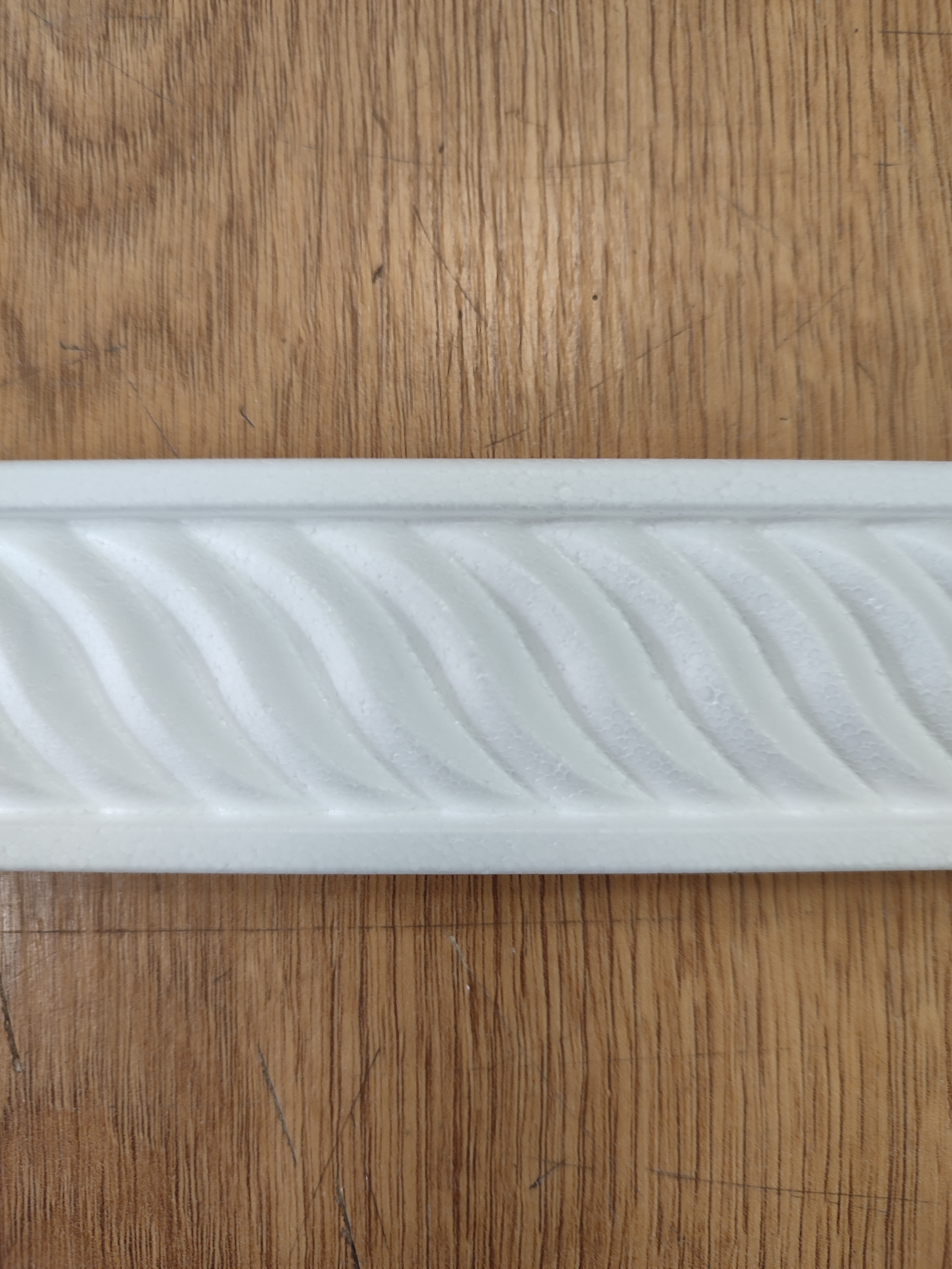 картинка Плинтус потолочный D122/45 (70) 2м от магазина Евродом