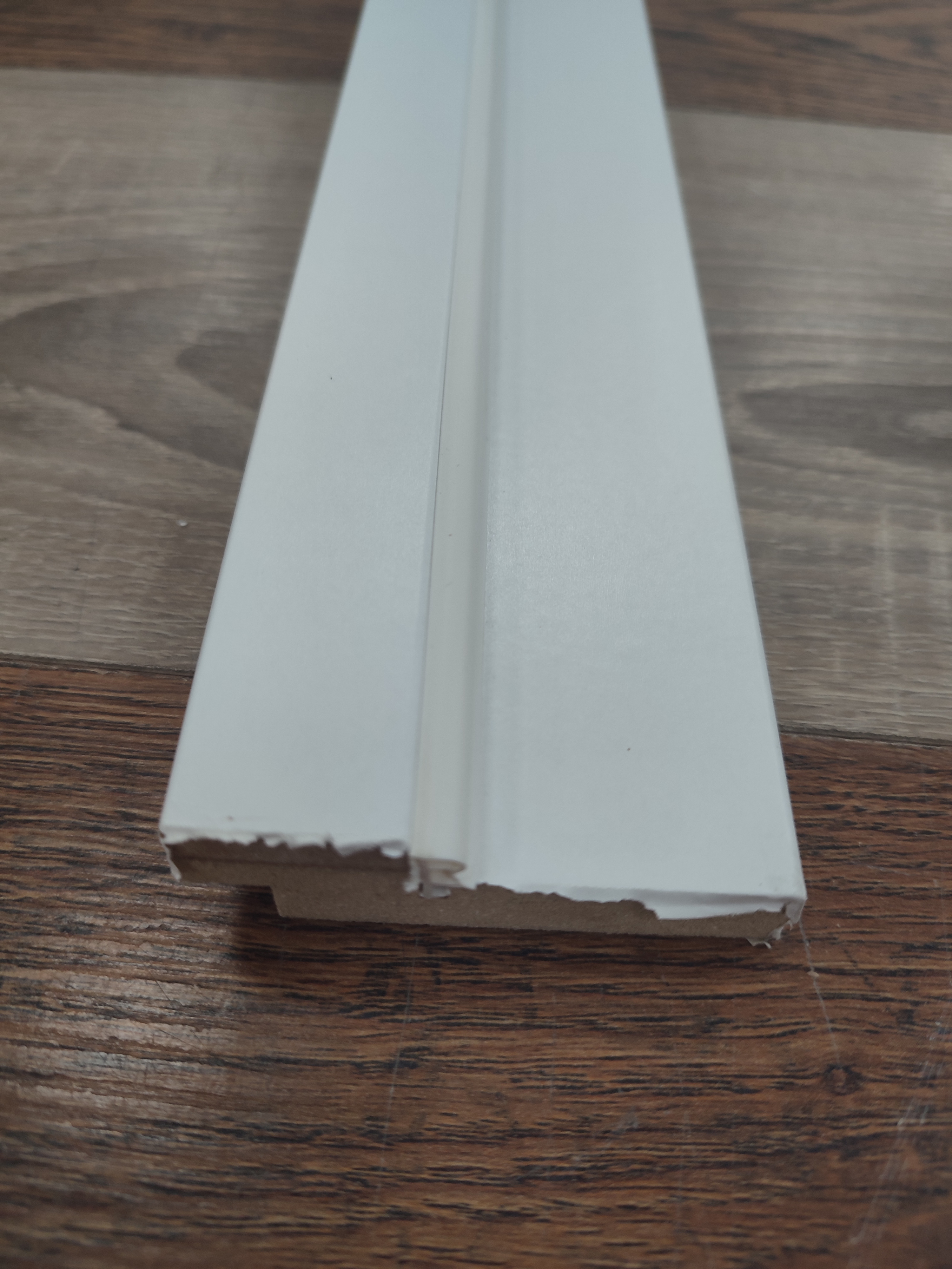 картинка Коробка МДФ Ламинатин белый с уплотнителем от магазина Евродом