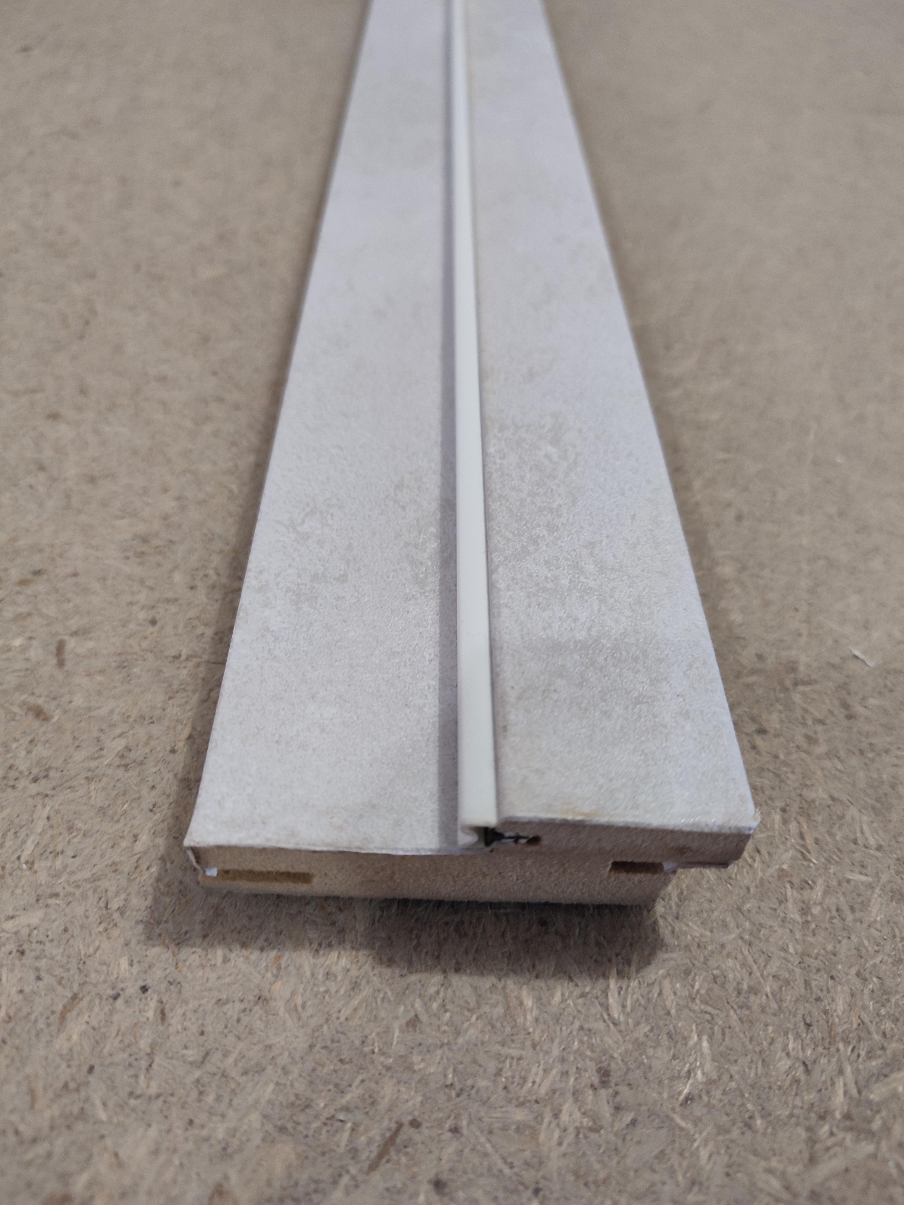 картинка Коробка телескоп Бетон снежный 26*75*2070 от магазина Евродом